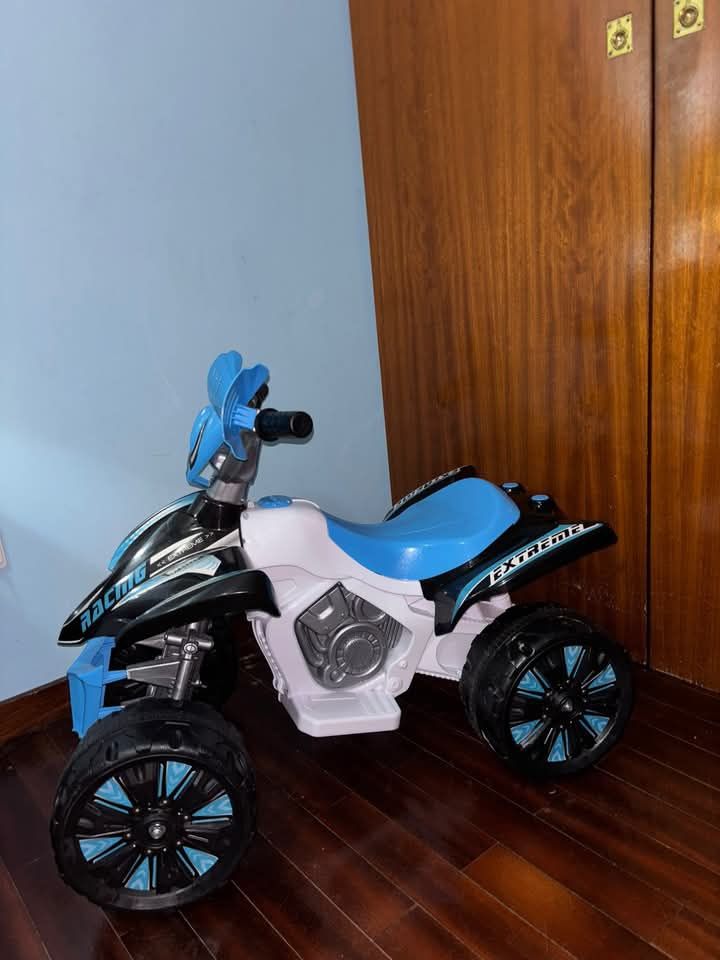 Mota azul  a bateria