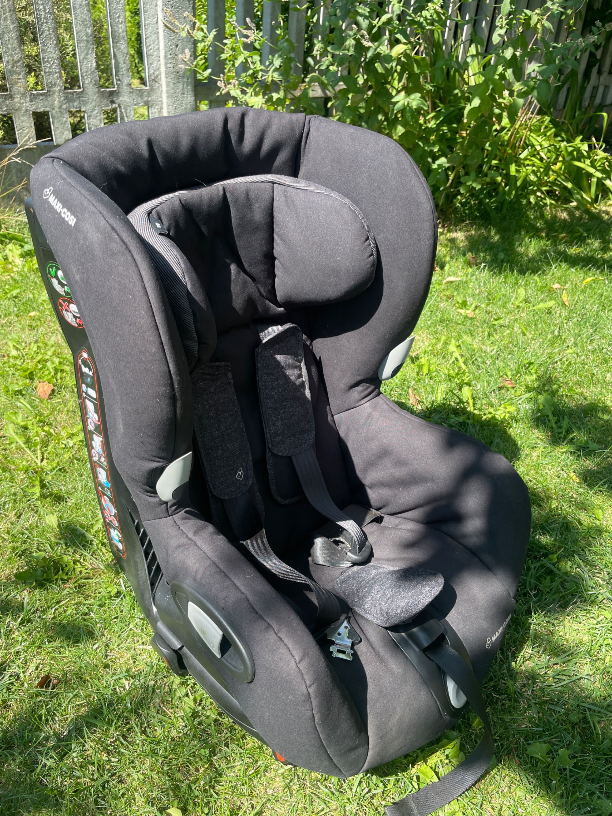 Maxi Cosi axiss nomadblack 9-18 kg