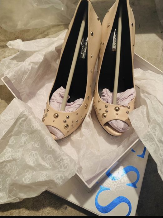 Sapato Open Toe Guess