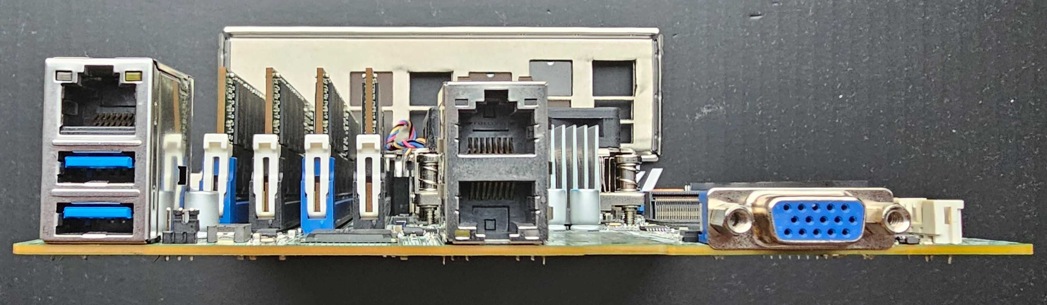 SUPERMICRO X10SDV-F Xeon D-1541 (8core)  RAM 128 GB