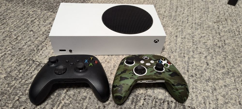 Продам консоль Xbox Series S 512 gb