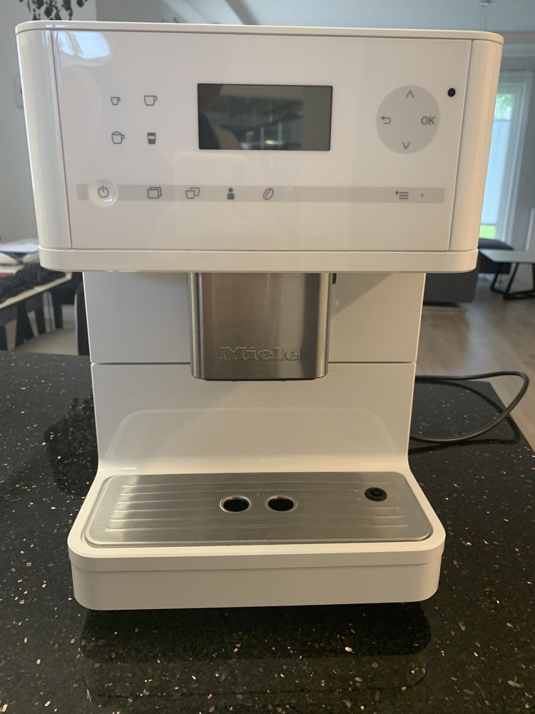 Ekspres Miele CM 6150 biały