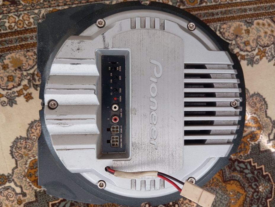 Продам активный сабвуфер pioneer 200W