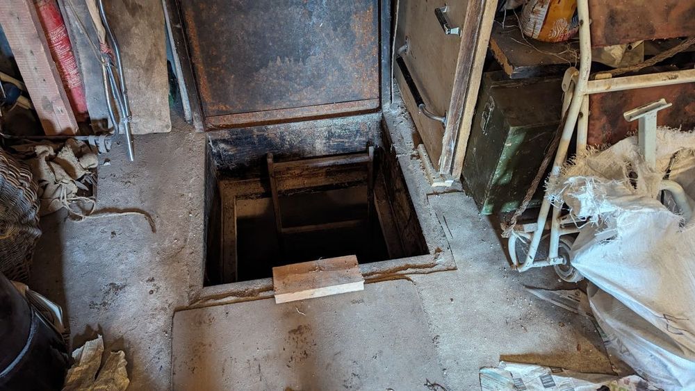 Продам гараж Гущин