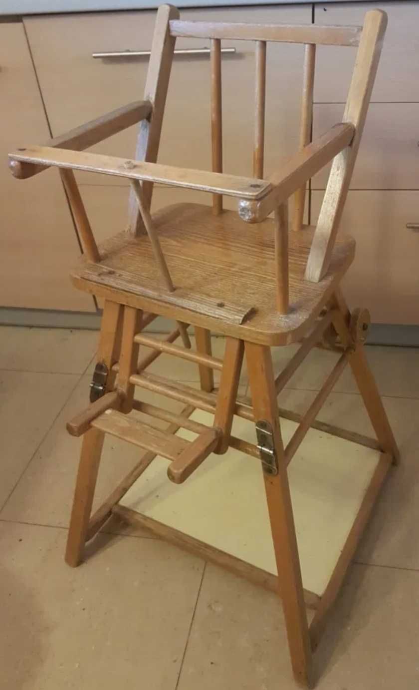 Drewniane krzesełko do karmienia