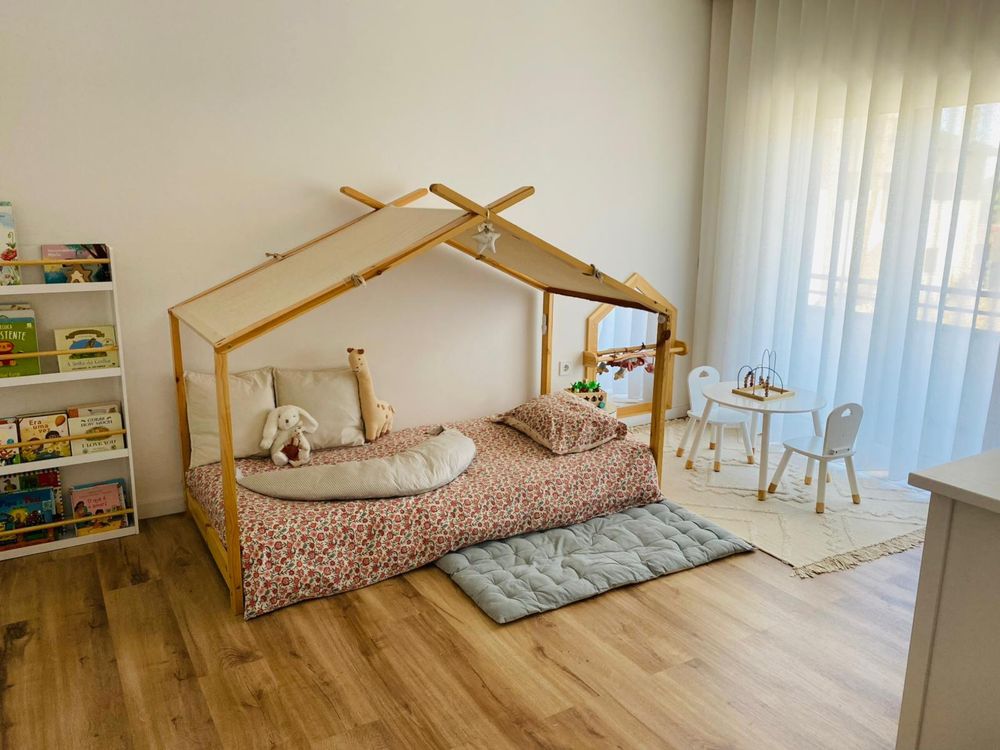 Vende-se cama montessori com colchao