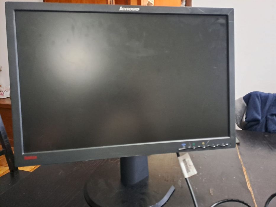 Monitor Lenovo ThinkVision L2240p wide