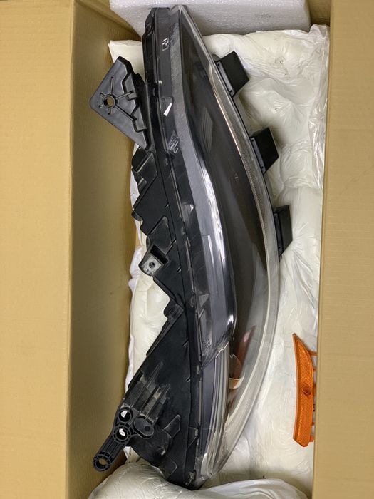 Маркер правый оригинальный Chrysler C200 2015 г.