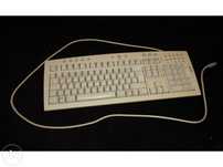 Teclado de computador com CD de instalação
