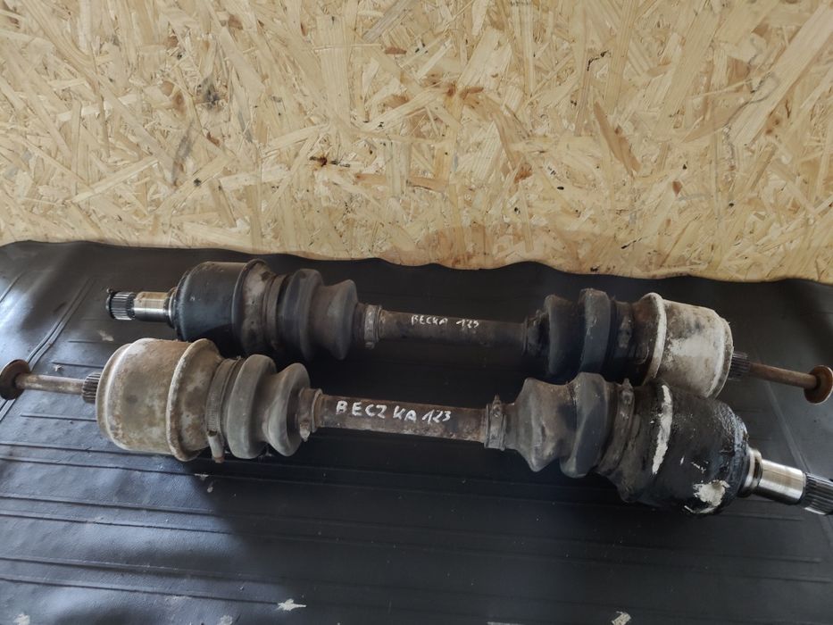 Przegub półoś tył napędu Mercedes Benz beczka 123