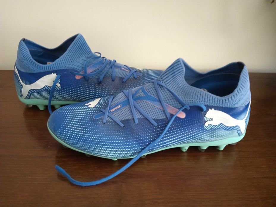 Chuteiras Puma, tamanho 42