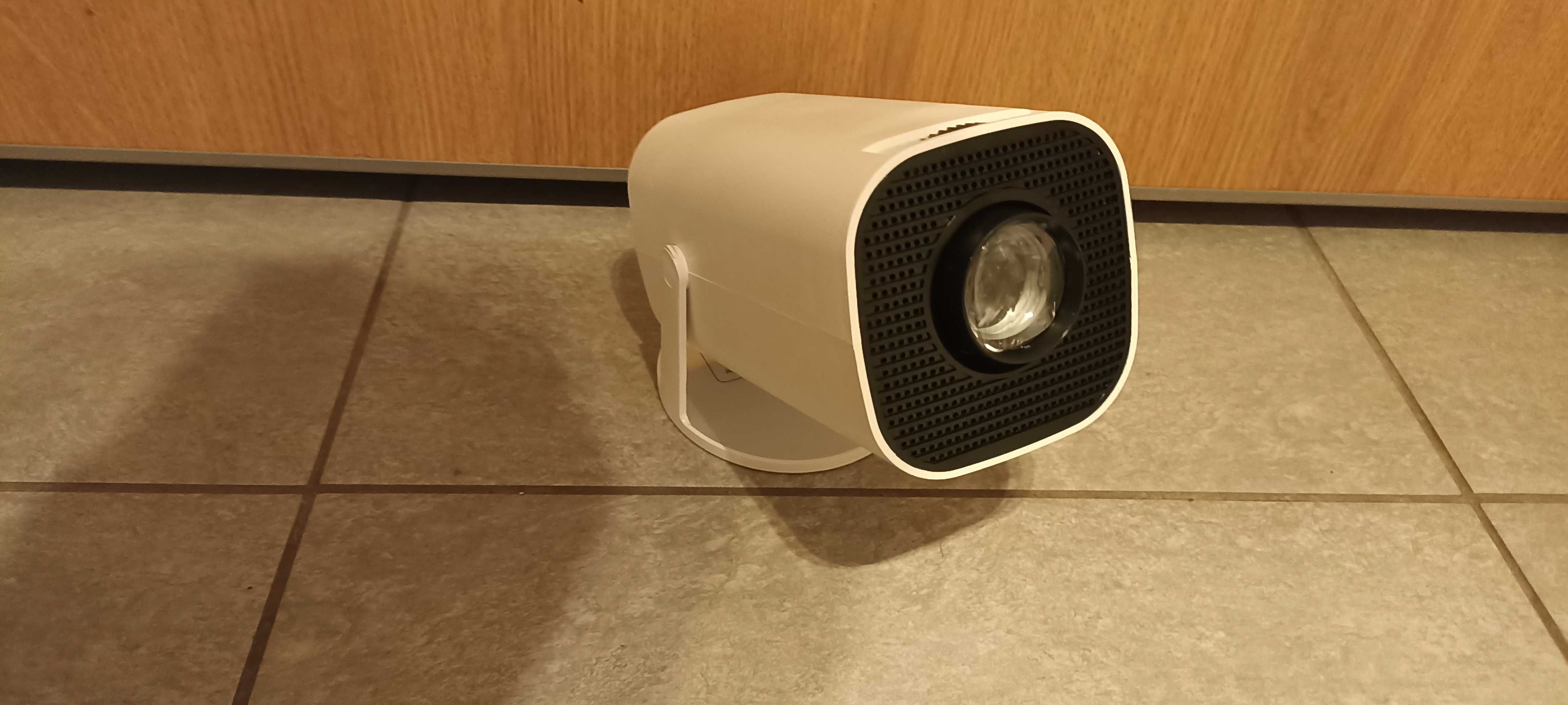 Projektor P30 HD multimedialny .bardzo dobra jakość .