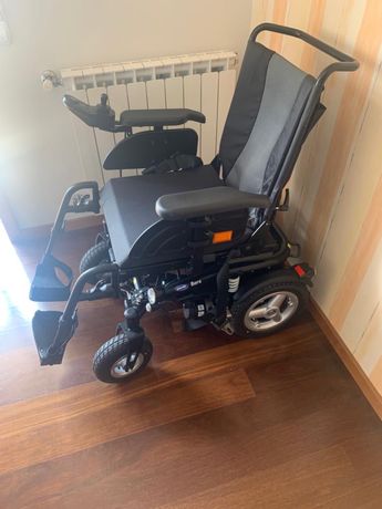Cadeira de rodas eletrica Bora Invacare