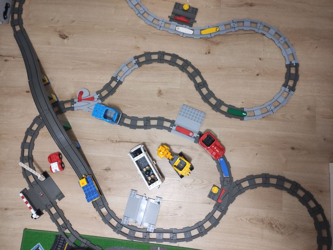 Zestawy LEGO Duplo, tory i pociąg