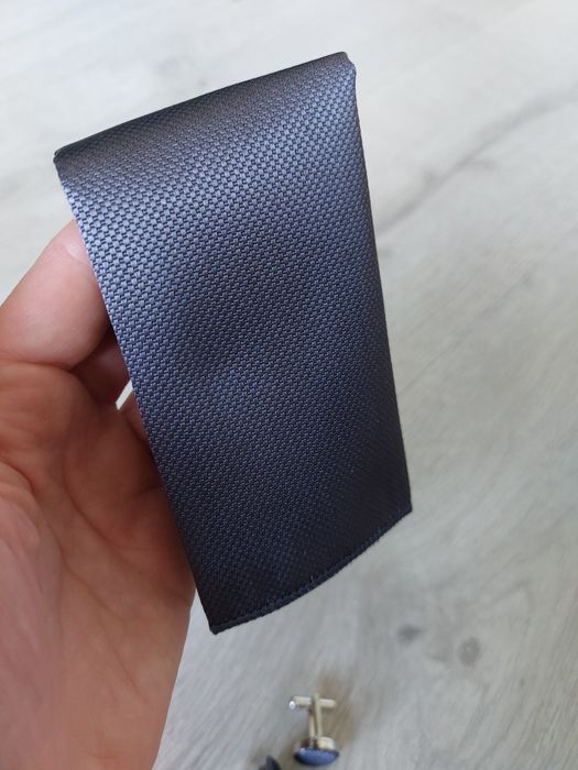 Zestaw muszka, poszetka i spinki