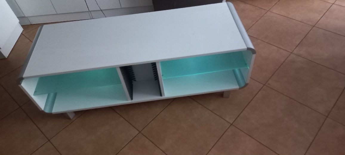 Stolik pod telewizor z ledami