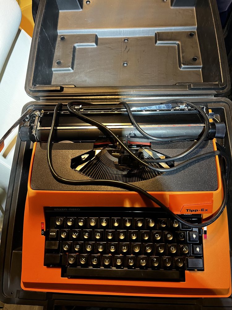 Maszyna do pisania elektryczna Silver reed