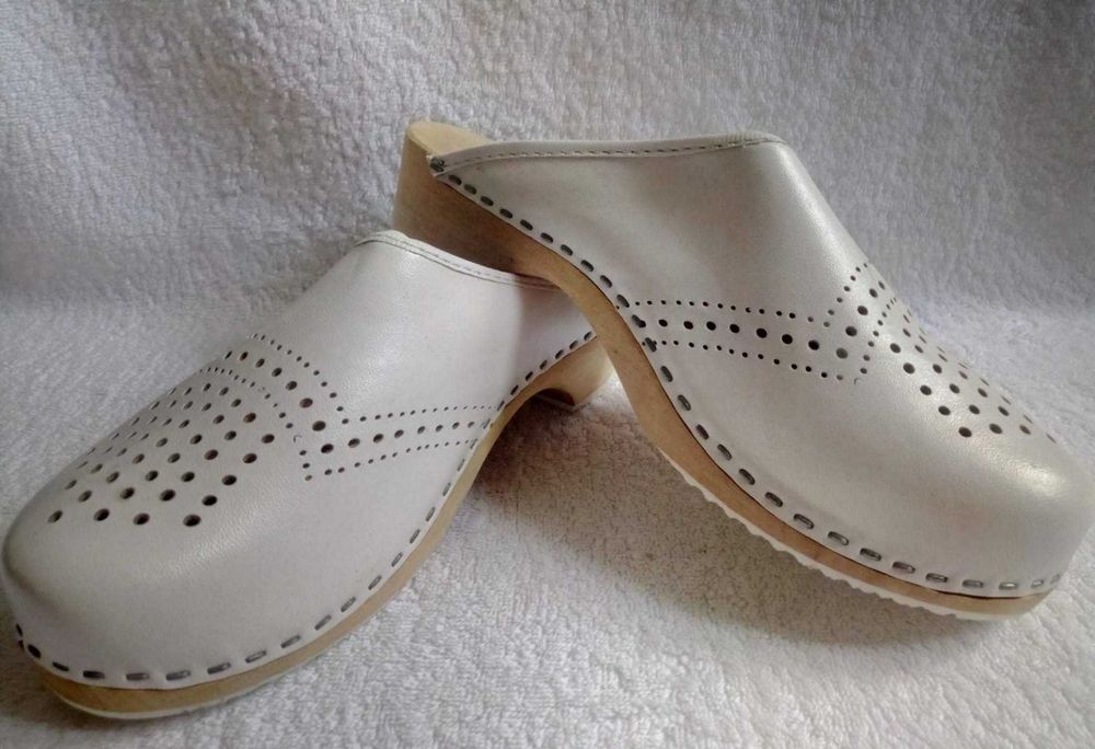 Сабо на деревянной подошве белого цвета р. 41 ( Италия)