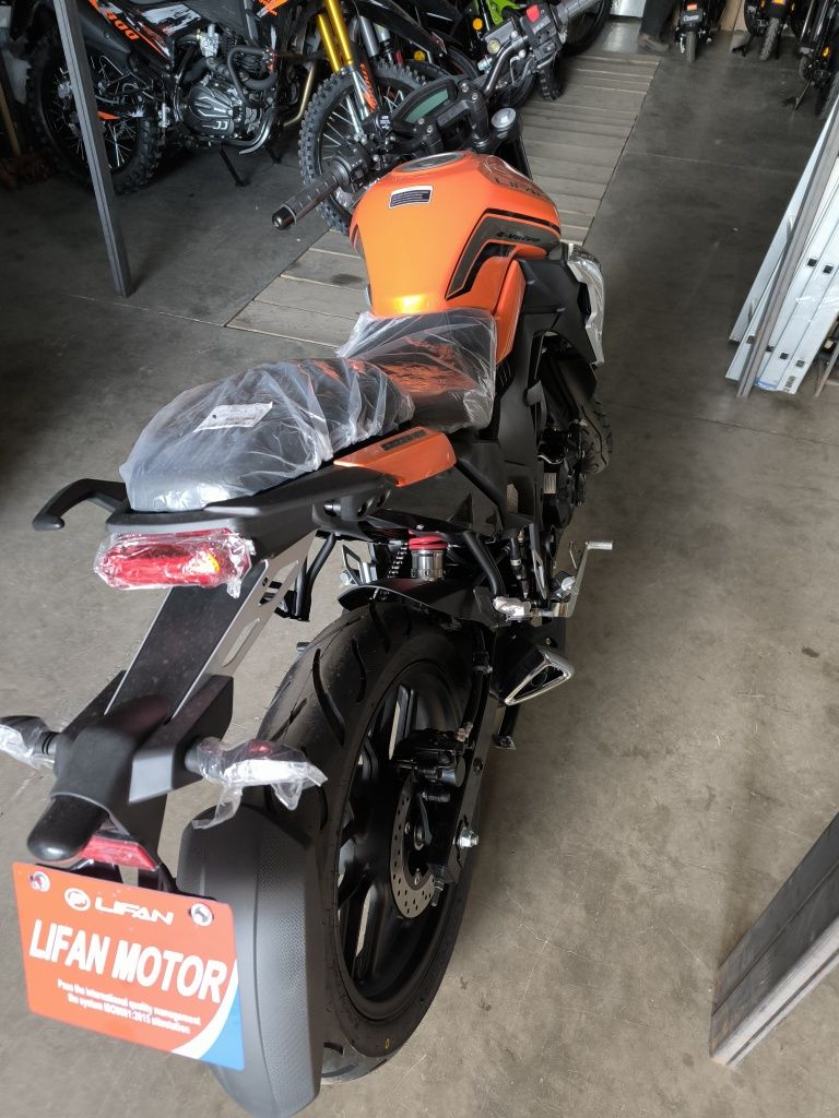 Мотоцикл LIFAN SR220