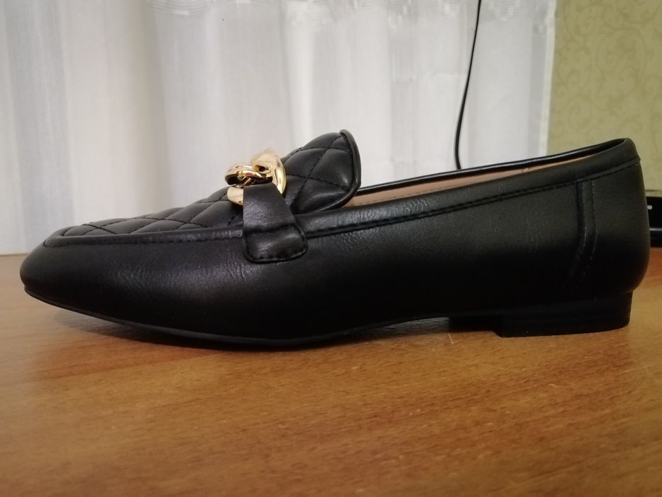 Продаются туфлі (нові )