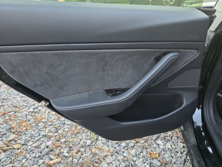 Tesla Model 3 (задній) Львів , рік 2019