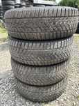 Komplet opon zimowych 205/60 R16 GoodYear