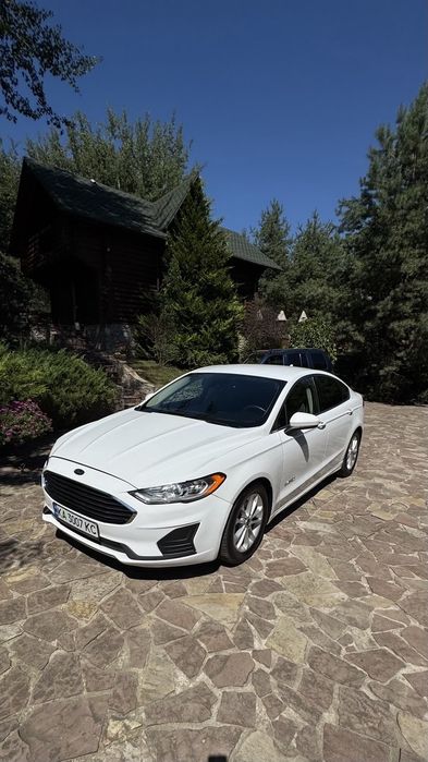 Ford Fusion hybrid 2019