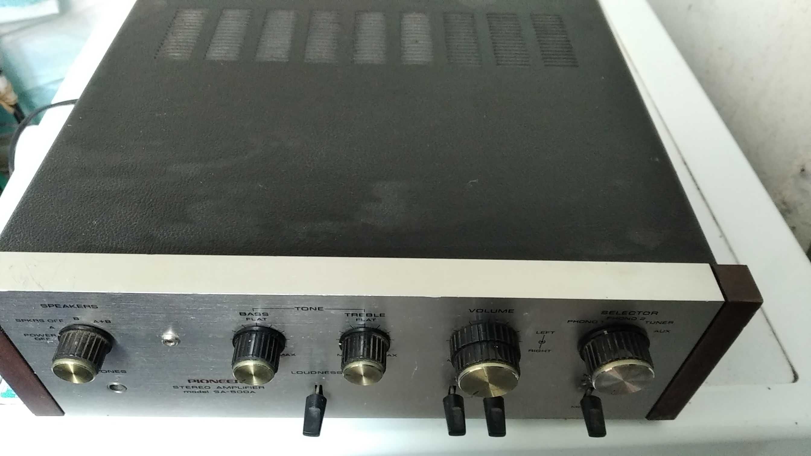 Amplificadores VINTAGE: Marantz Modelo 1050 ou PIOONER SA-500