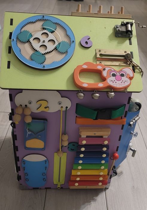 Бізі будинок/бізідом/бізіборд