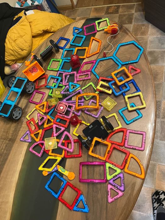 Магнитный конструктор качественный , колеса