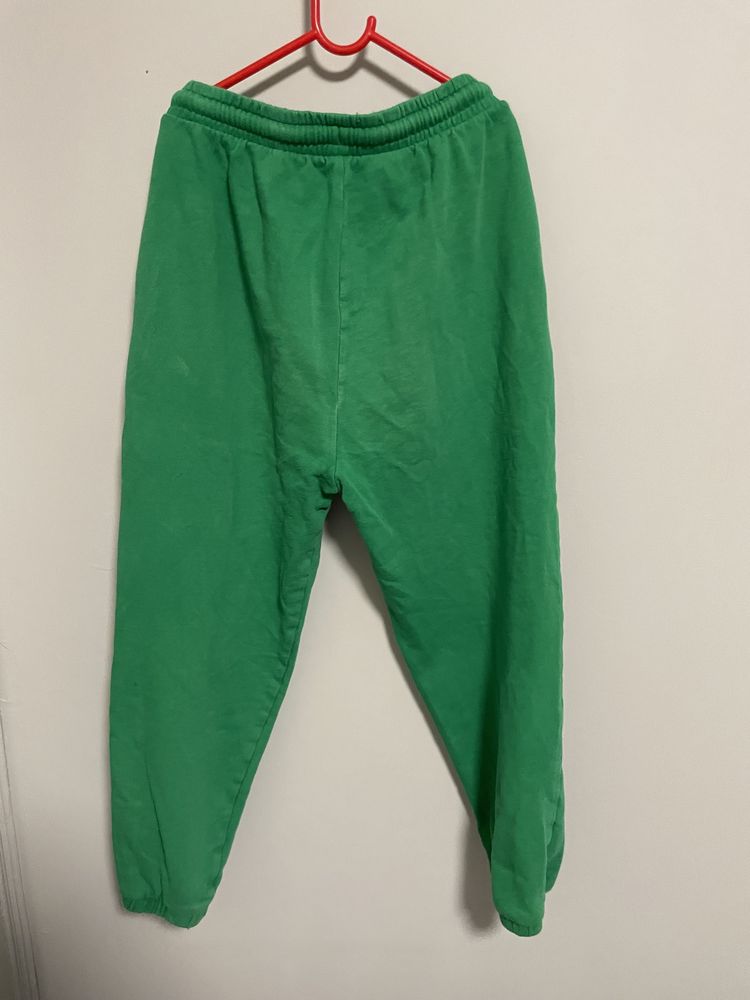 zielone dresy spodnie dresowe zara