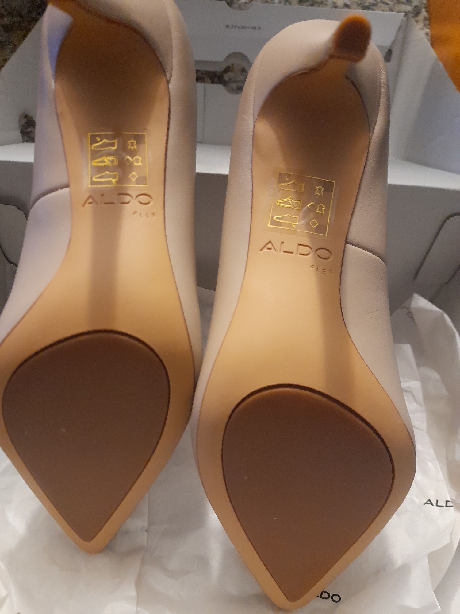 Sapatos novos numero 36 da Aldo