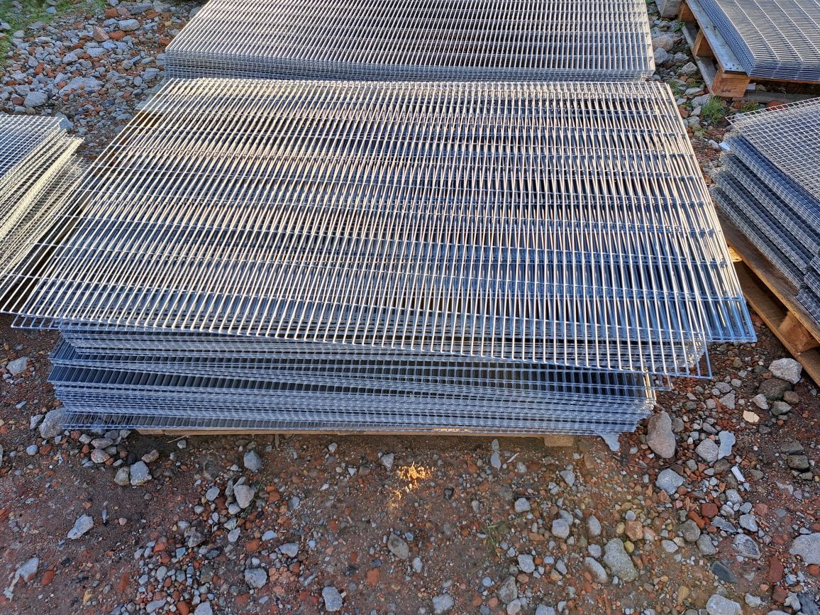 siatka zgrzewana ,panel z drutu fi 3mm ,oko 20x100 mm