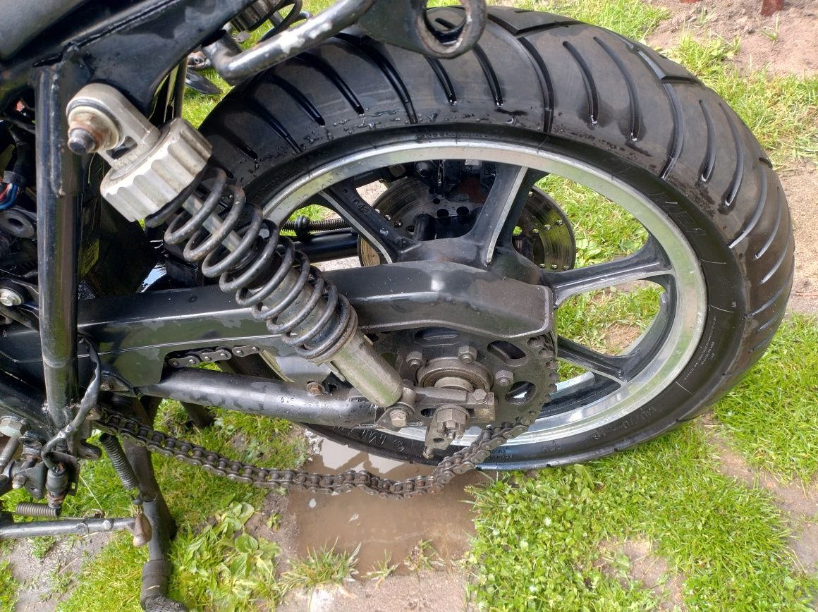 Kawasaki Z 750 Części 1981r. 2 szt.