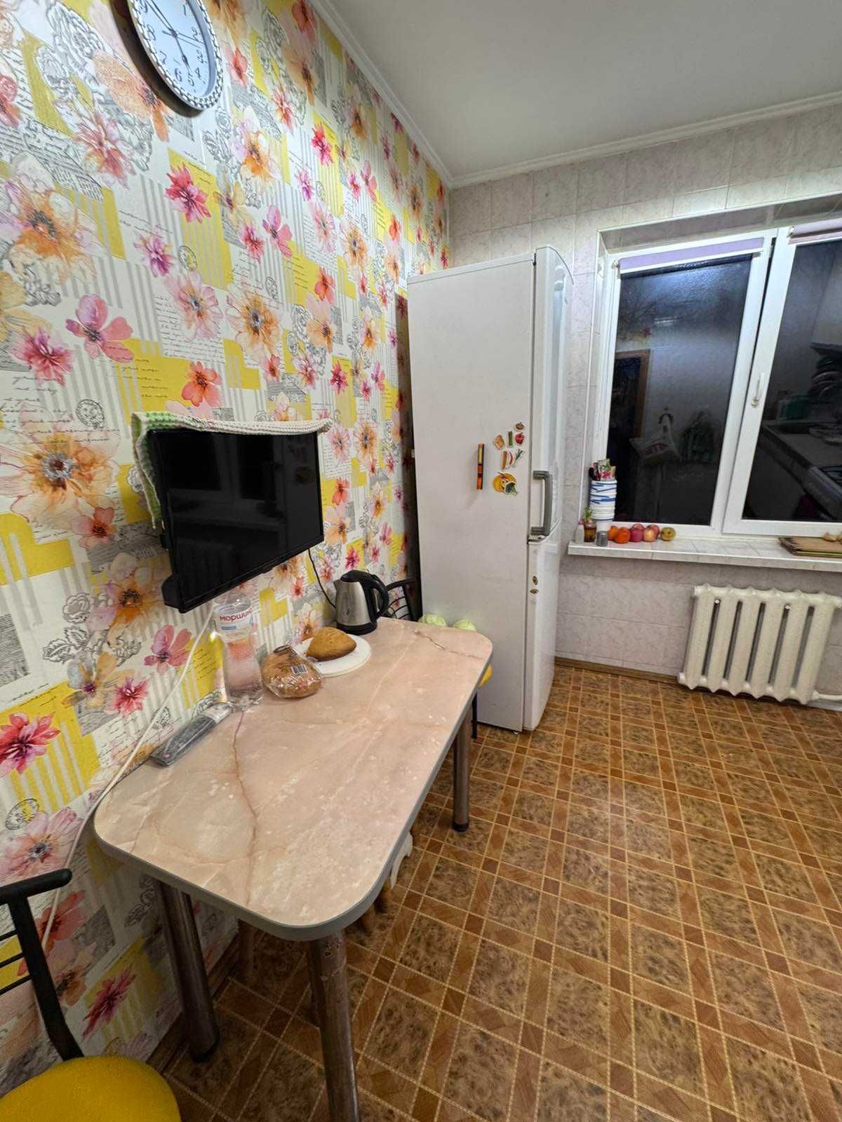 Терміново! 2 к.кв.Середній поверх.