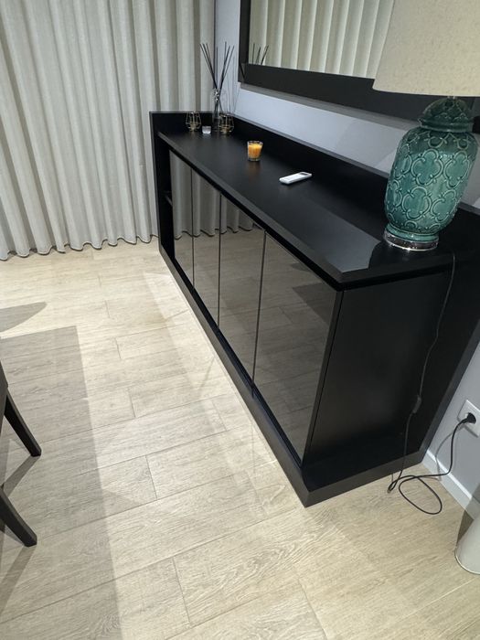 Movel de sala de jantar.