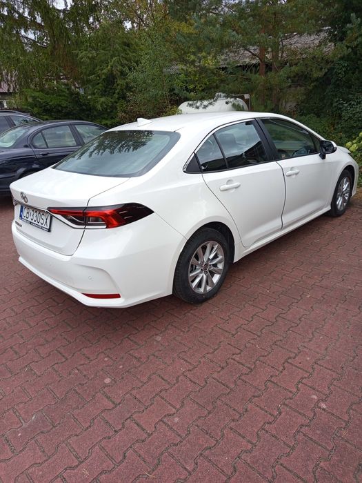 Wynajem samochodów osobowych krótko i długoterminowy TOYOTA COROLLA