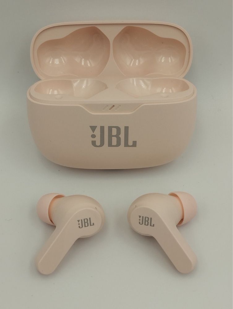 Навушники безпровідні JBL Tune 200 TWS.