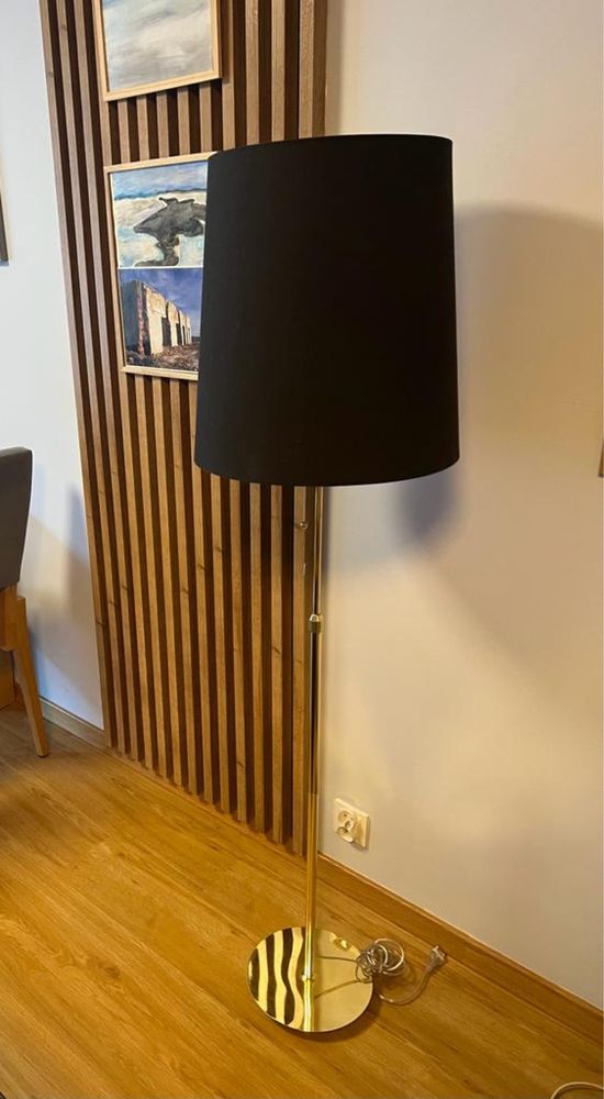 Lampa podłogowa