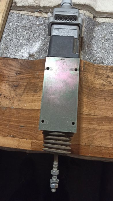 Тормоз электромагнитный экскалатора