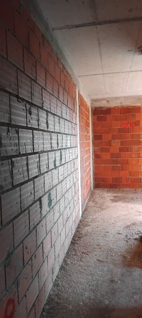 Pedreiro  geral com experiência faço trabalhos  no  concelho   Mafra
