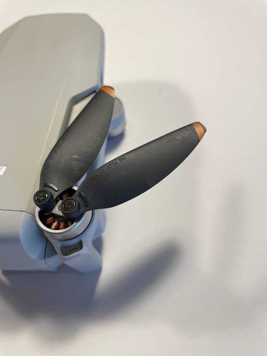 Drone DJI Mini 2 SE Fly More Combo