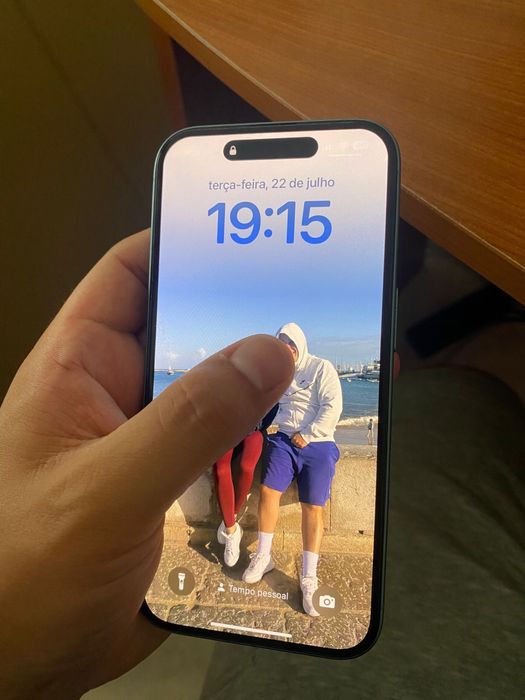 Iphone 16 novo sem marcas de uso .