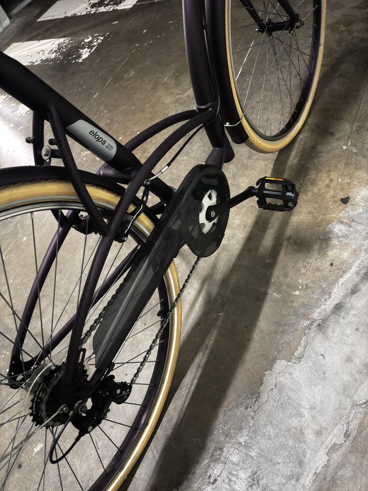 Bicicketa de passeio com cesto