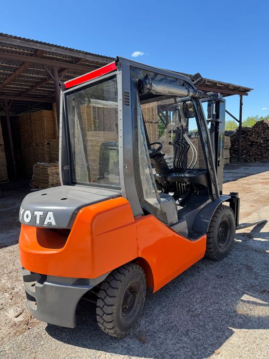 Навантажувач вилковий