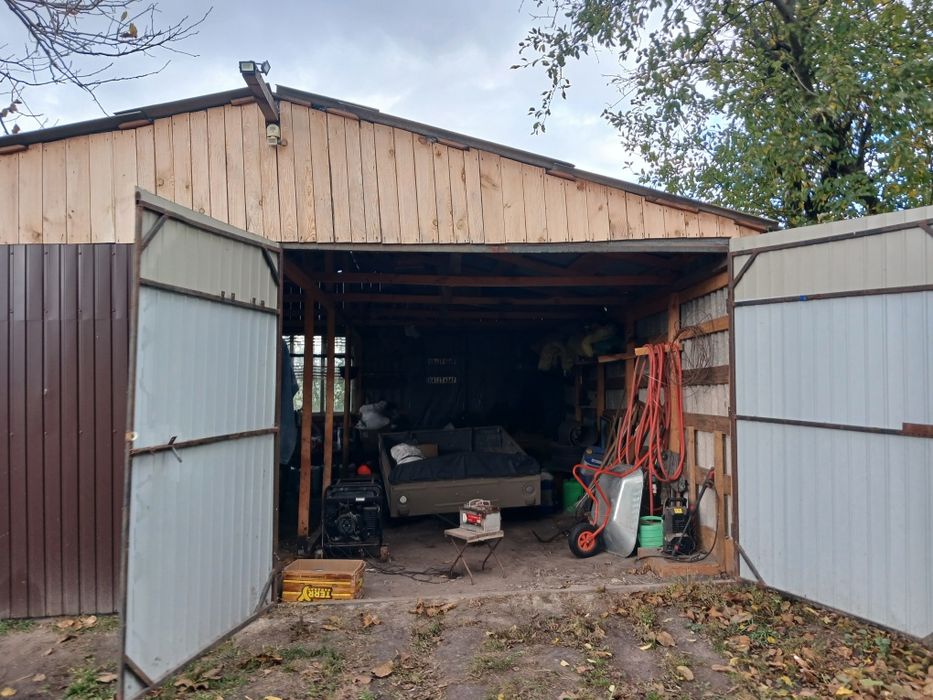 Гарний будинок в затишному місці з озером ,і гарним лісним краєвидом