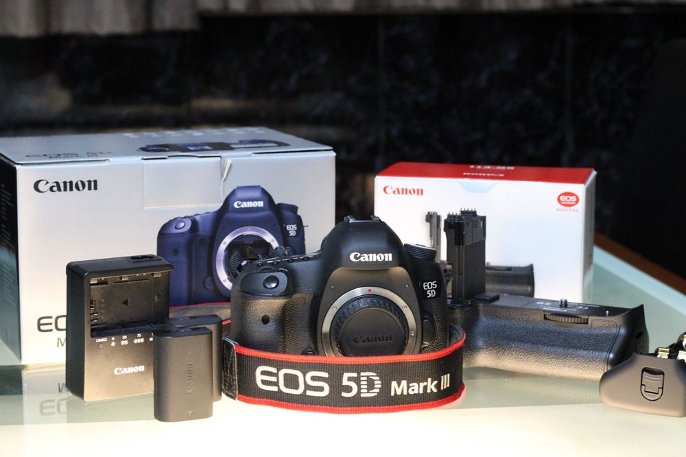 Canon Mark III + Extras