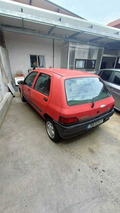Renault Clio 1996 (Negociável)