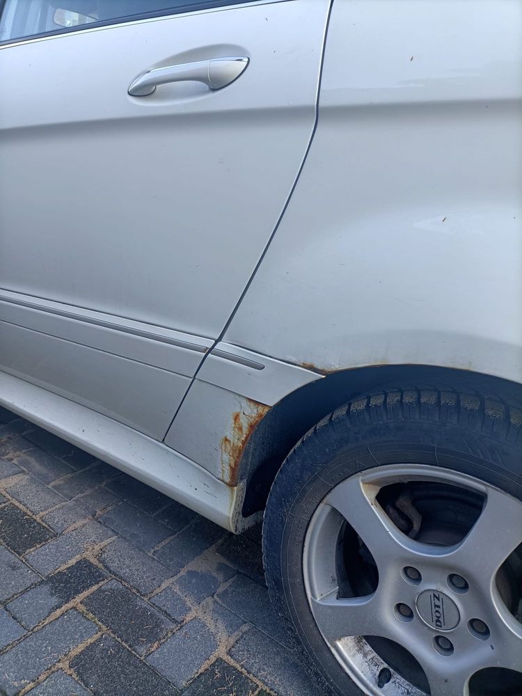 Mercedes B Klasa B200