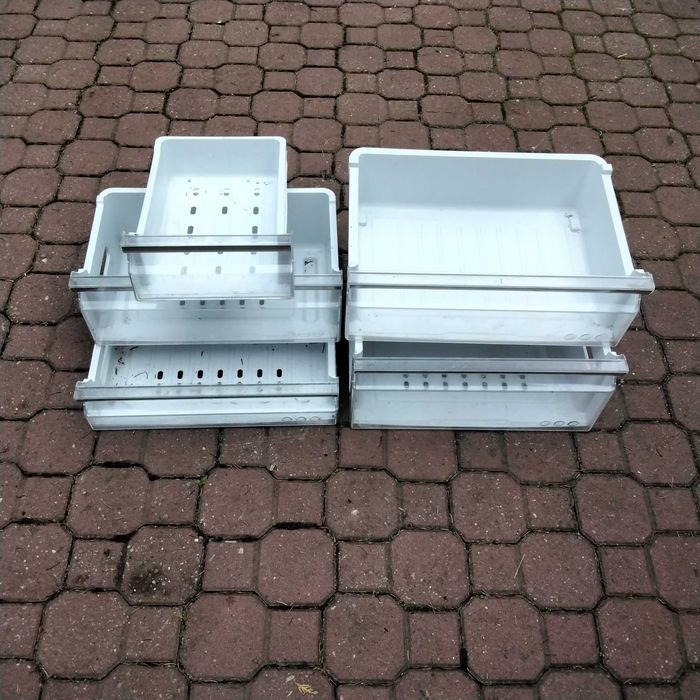 Lodówka Samsung RL60GGERS szuflady, półki